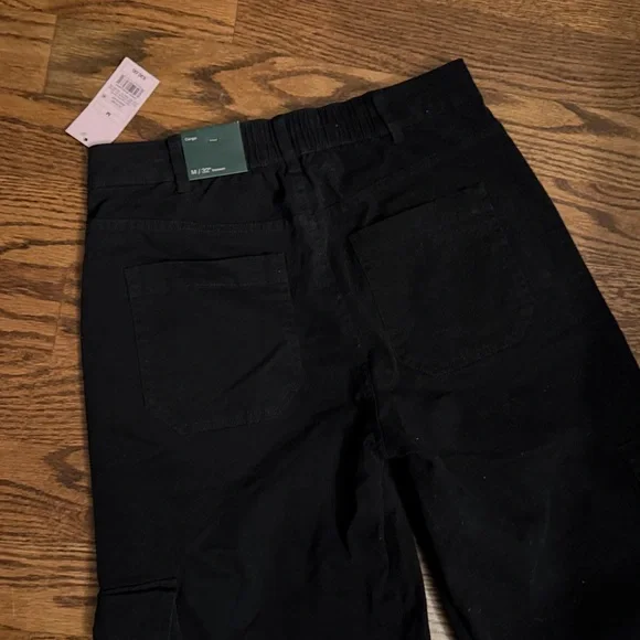 Wild Fable Pants - Women’s
Black
Cargo Pockets
NWT (New With Tags) 🏷️
Size: M - Picture 7 of 11